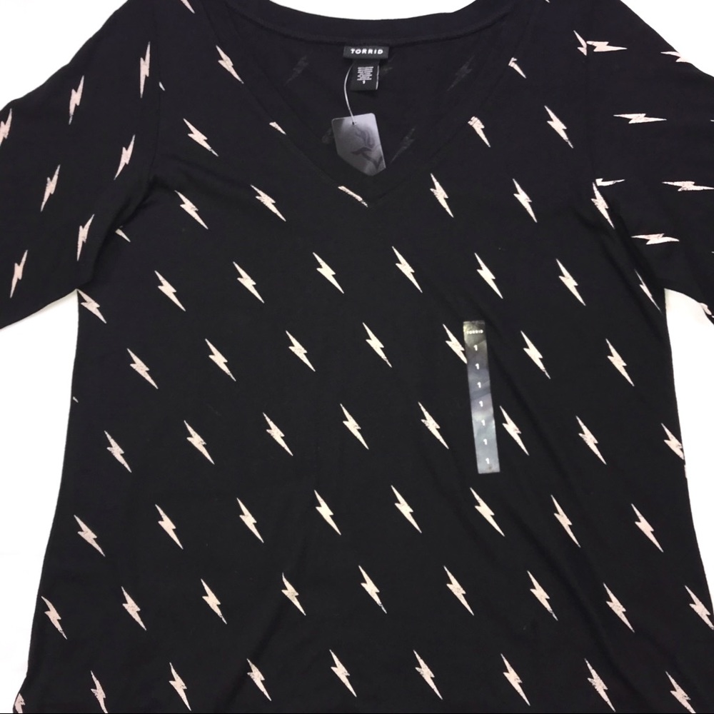 SOLD 🚨Torrid - (NW) Black Lightning Print Blouse - Picture 3 of 4